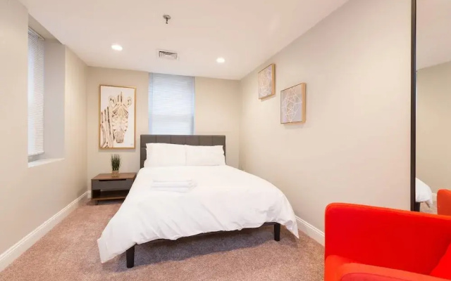 photo 2 of Huge 2br/2ba in the Heart of Back Bay by Domio