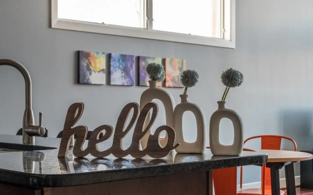 photo 2 of FRONTDESK NuLu Apts Louisville