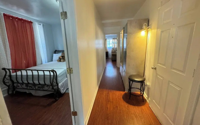 photo 2 of Huge 3 Bedrooms Apt 15 Minutes to NY City