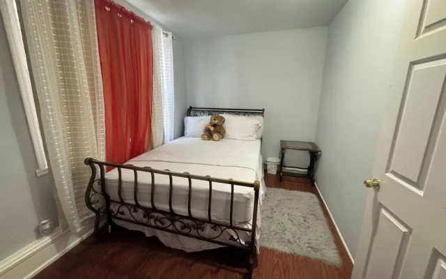 photo 4 of Huge 3 Bedrooms Apt 15 Minutes to NY City