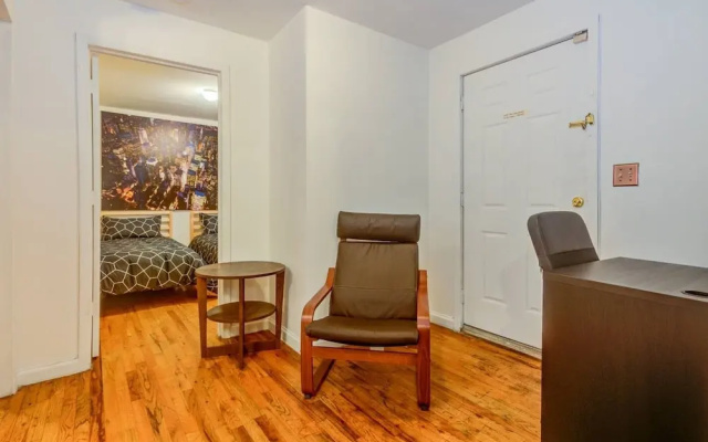 photo 4 of Huge & Cozy 3BR 2BA House 15m to Times Square
