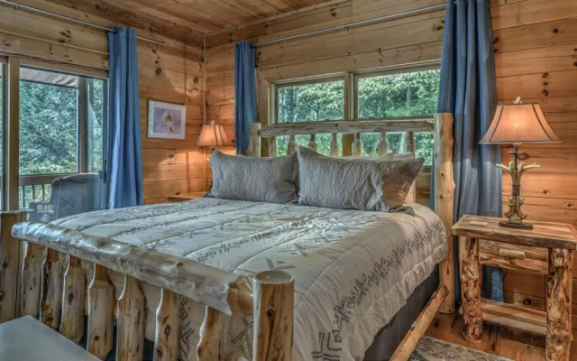 photo 2 of Hummingbird Retreat by Escape to Blue Ridge