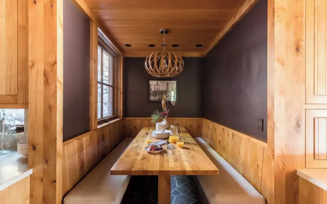photo 3 of Hunter by Avantstay Award-winning Riverfront Cabin 5 Minutes From Palisades