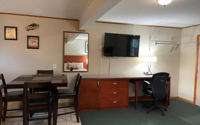 photo 2 of Hunter's Friend Resort