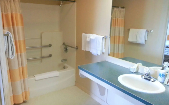 photo 5 of Hunters Hot Springs Resort