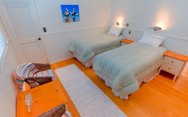 photo 5 of Hunters Point Apartment 6