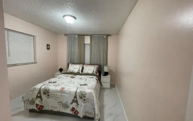 photo 5 of Hushed Miramar Town