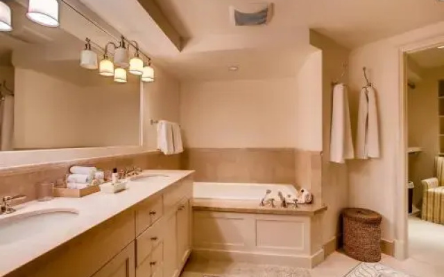 photo 5 of Hyatt Condominium 05