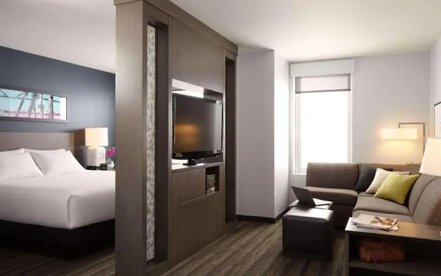 photo 2 of Hyatt House Chicago Medical/University District