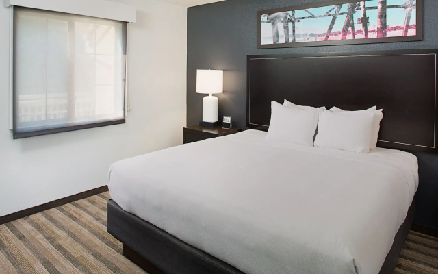 photo 4 of HYATT house Dallas/Las Colinas