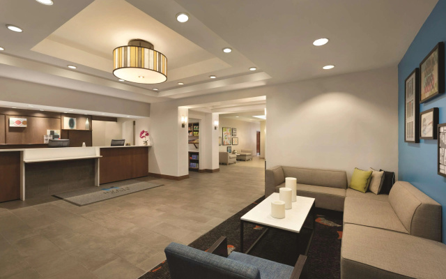 photo 2 of HYATT house Miami Airport