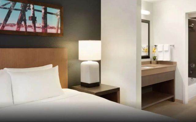 photo 3 of HYATT house Miami Airport