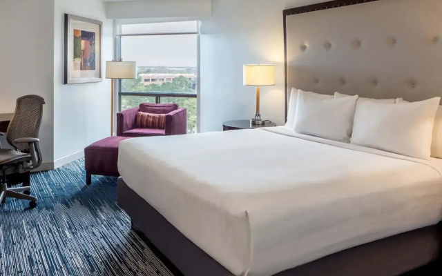 photo 2 of Sonesta Hotel Houston IAH Airport