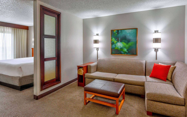 photo 4 of Wyndham Garden Kansas City Airport