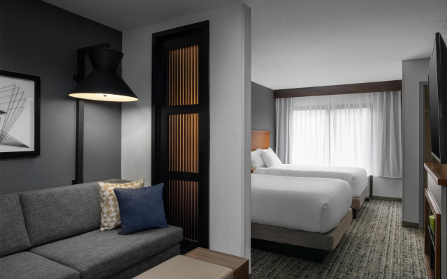 photo 4 of Hyatt Place Indianapolis Airport