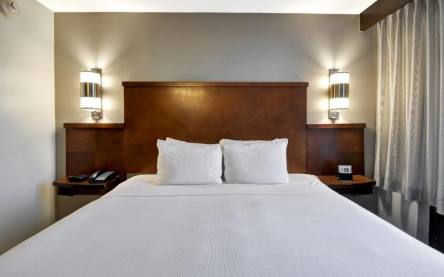 photo 4 of Home2 Suites by Hilton Indianapolis Keystone Crossing