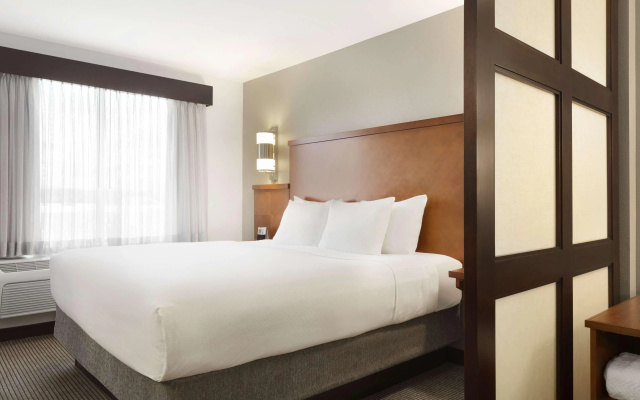 photo 5 of Hyatt Place Portland Airport