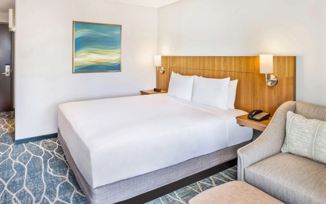 photo 3 of Hyatt Place Waikiki Beach