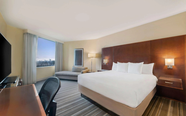 photo 5 of Hyatt Regency Houston Downtown