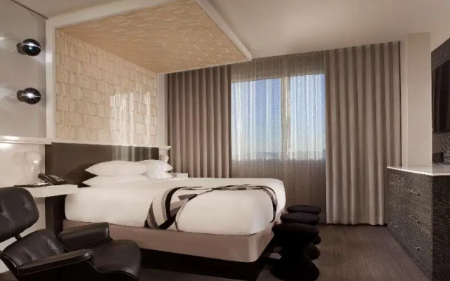 photo 3 of Hyatt Regency At Los Angeles International Airport