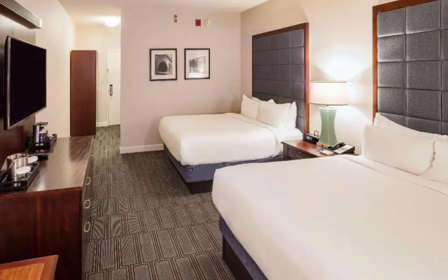 photo 2 of HYATT REGENCY PENN'S LANDING