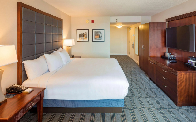photo 3 of Hilton Philadelphia at Penn's Landing