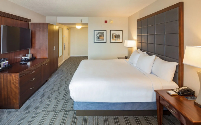 photo 4 of Hilton Philadelphia at Penn's Landing