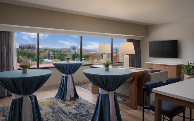 photo 3 of Hyatt Regency Suites Atlanta Northwest