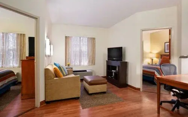 photo 2 of Hyatt House Chicago Schaumburg