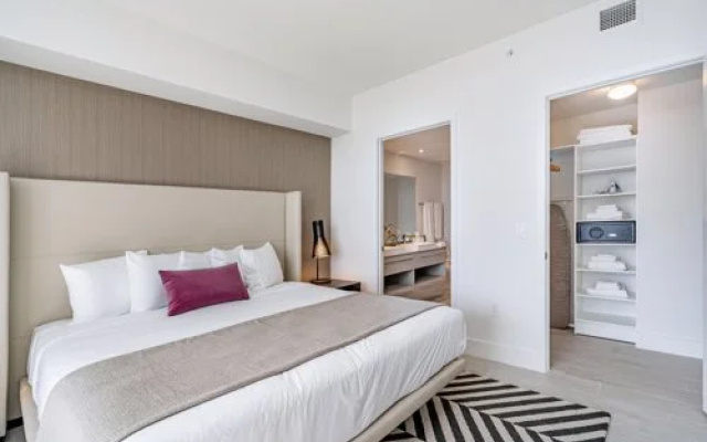 photo 3 of Hyde Beach House Luxury Condo-Resort 5559