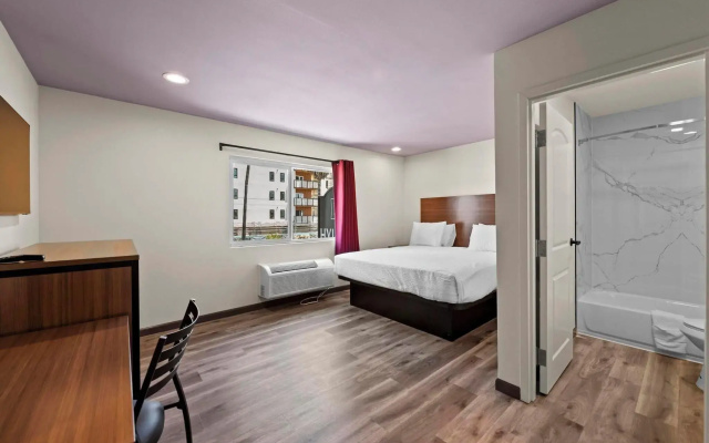 photo 2 of Hyland Inn Long Beach