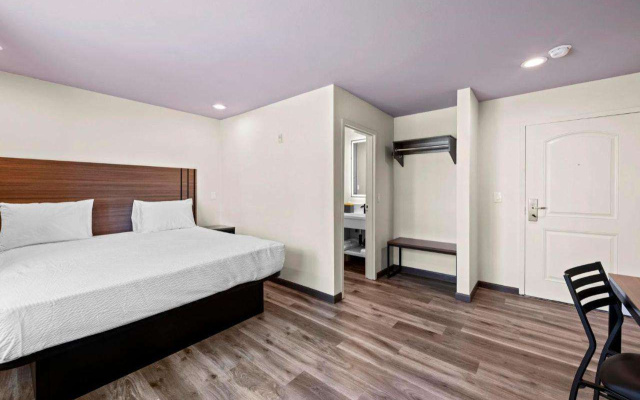 photo 4 of Hyland Inn Long Beach