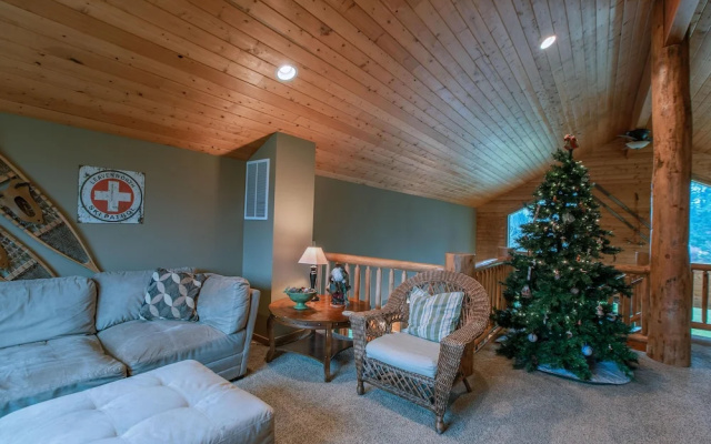 photo 3 of Icicle Creek Lodge