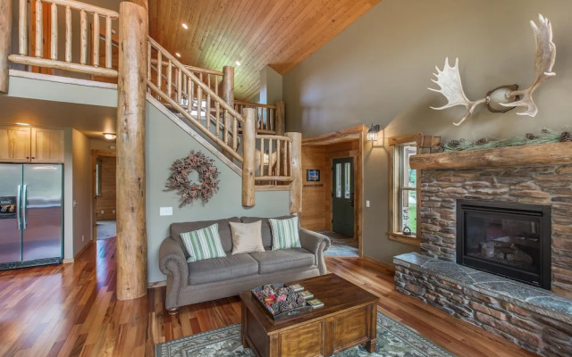 photo 4 of Icicle Creek Lodge