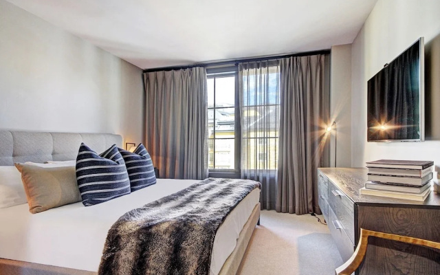 photo 2 of Iconic 5 Bedroom Penthouse at the Ritz-Carlton by RedAwning - Save 20% on 7+ Nights!