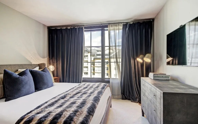 photo 5 of Iconic 5 Bedroom Penthouse at the Ritz-Carlton by RedAwning - Save 20% on 7+ Nights!