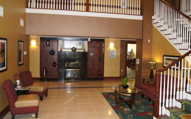 photo 2 of Comfort Inn & Suites Buford near Mall of Georgia