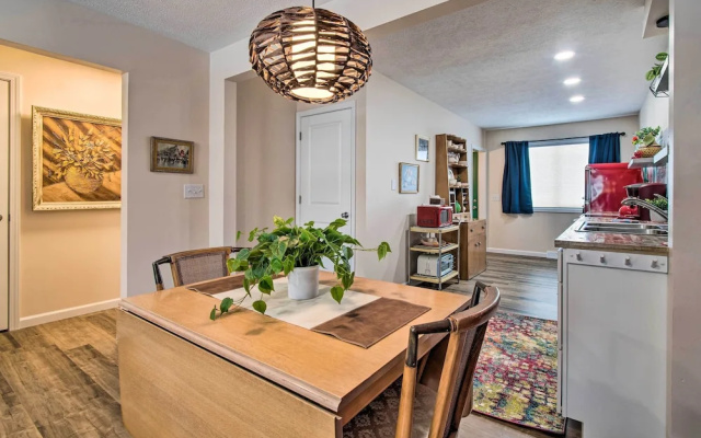 photo 5 of Ideally Located House - 9 Mi From Route 66!