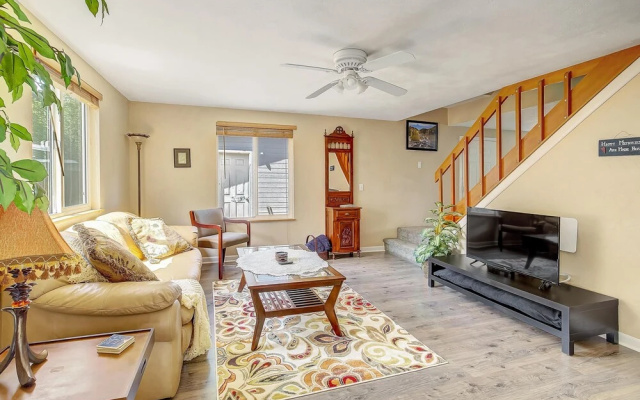 photo 2 of Ideally Located Westminster Home - Sleeps 13