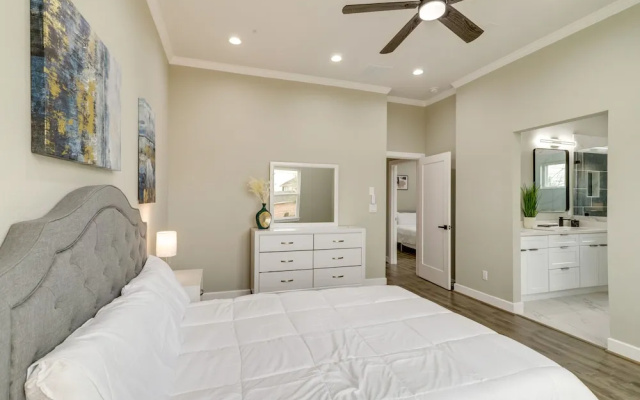 photo 2 of Modern Houston Vacation Rental - 6 Mi to Downtown