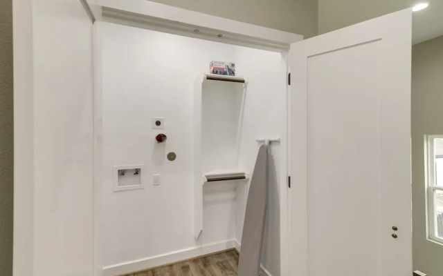 photo 4 of Modern Houston Vacation Rental - 6 Mi to Downtown