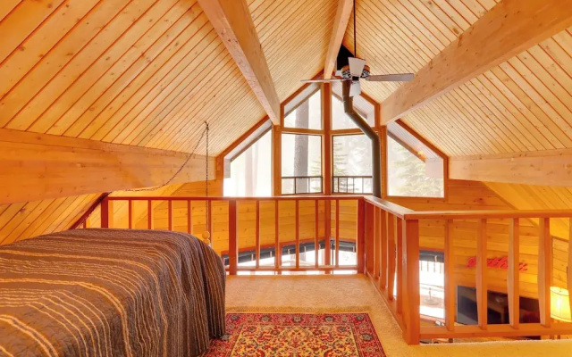 photo 2 of 2 Mi to Northstar Resort: Idyllic Cabin w/ Shuttle