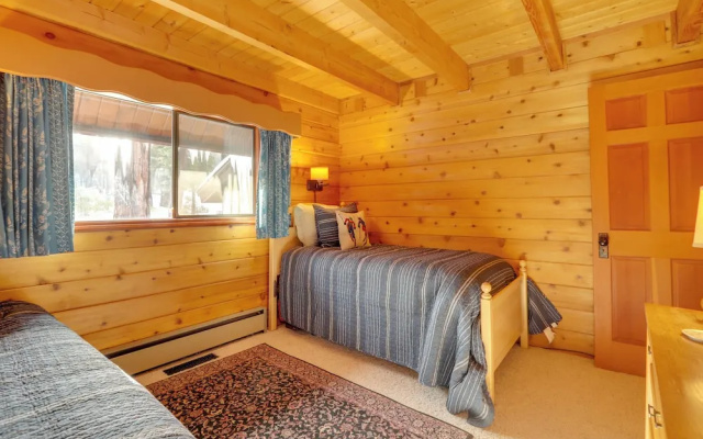 photo 4 of 2 Mi to Northstar Resort: Idyllic Cabin w/ Shuttle