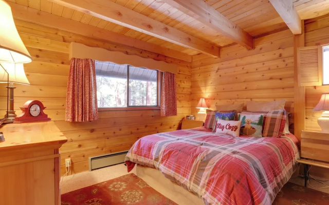 photo 5 of 2 Mi to Northstar Resort: Idyllic Cabin w/ Shuttle