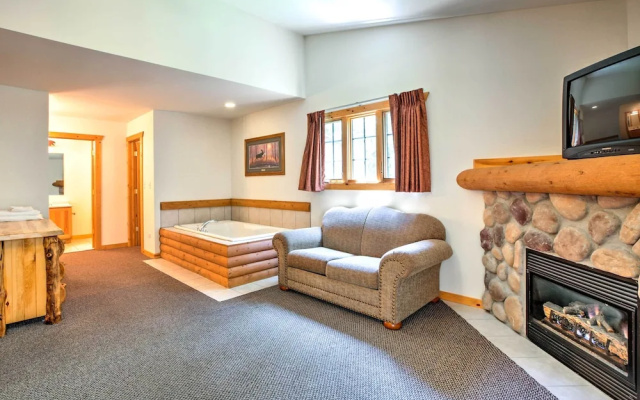 photo 5 of Cozy Townhome By Starved Rock State Park