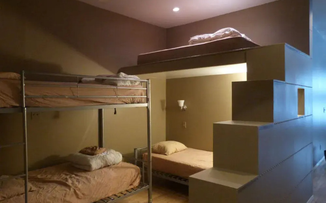 photo 4 of IHSP Chicago Hostel