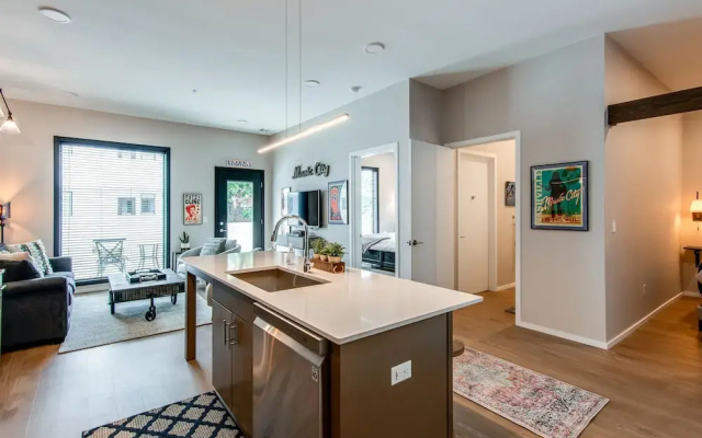 photo 4 of Illume Music City Suite Corner Unit 1 Bedroom Condo