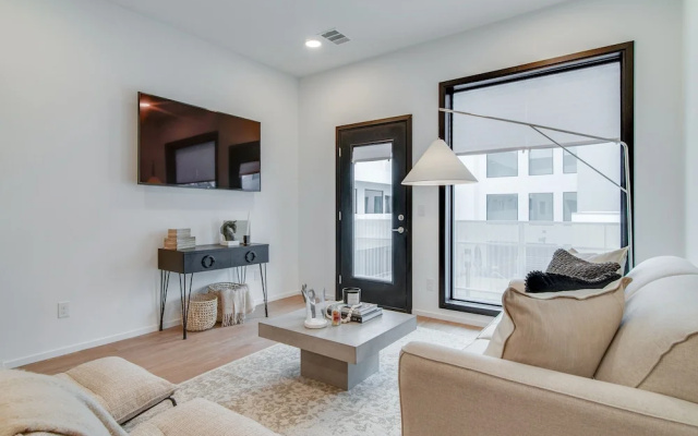 photo 3 of Illume State-of-the-art Community Corner Unit 1 Bedroom Condo