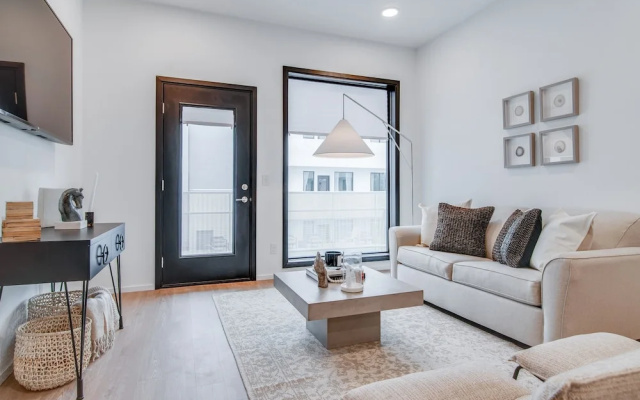 photo 5 of Illume State-of-the-art Community Corner Unit 1 Bedroom Condo