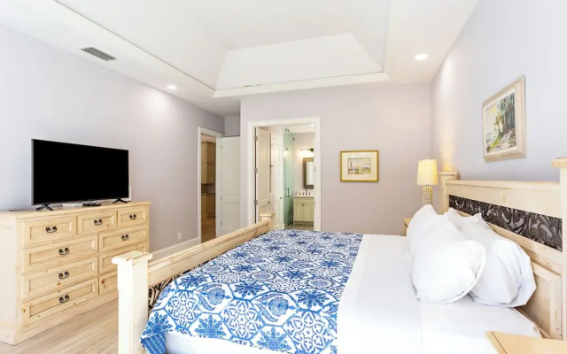 photo 3 of Imola: Newly Remodeled Pool Home Minutes from Vanderbilt Beach. Family-Friendly Retreat with 4 BR, 3.5 Bathrooms, and Private Screened Pool. Perfect Location Near Mercato and Naples Attractions